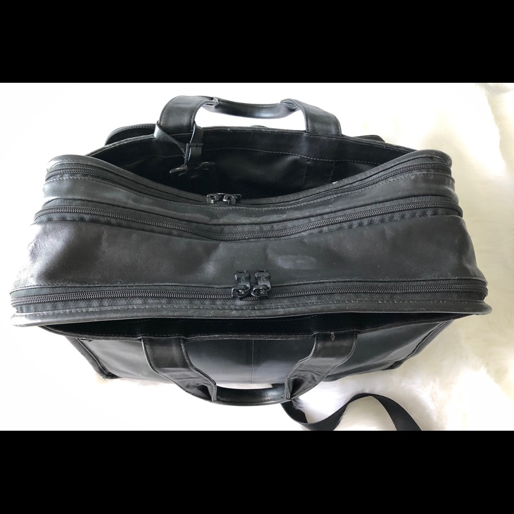 Tumi Computer Brief